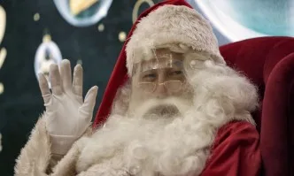 СЗО: Дядо Коледа може да обикаля света, той е имунизиран!