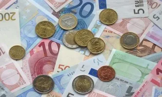Евробарометър: Повече от половината българи са за въвеждане на еврото