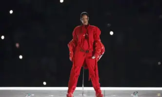 Риана планира да се завърне с грандиозно турне и два