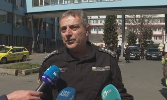 Адмирал Емил Ефтимов посети двамата пострадали военнослужещи в болницатаНачалникът на