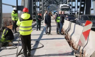 Движението по Дунав мост ще бъде ограничено за всички видове превозни средства на
