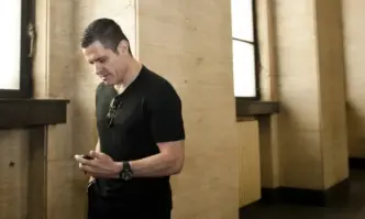 Евелин Банев Брендо е поискал от съда в България да търпи