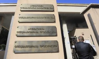 Тримата българи, обвинени за участие в група за телефонни измами в Букурещ, остават в ареста