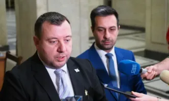 Партия Възраждане официално подаде документи в Централната избирателна комисия за регистрация за