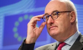 Заради неспазване на мерките срещу COVID-19: Еврокомисарят по търговията подаде оставка