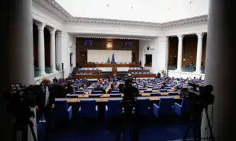 Депутатите приеха на първо четене промени в Закона за администрацията