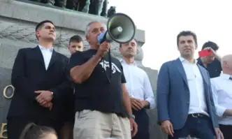 Мустафа Емин за мен е един изключително честен и смел