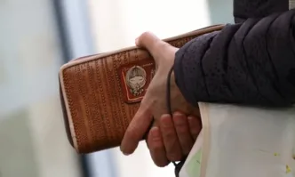 Никой не мисли че кредитната карта всъщност е дълг предупреждава