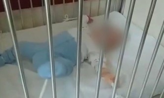 Бебета са връзвани за леглата си в сливенската педиатрия разказа