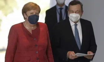 Меркел и Драги с различна втора доза след поставена първа на AstraZeneca