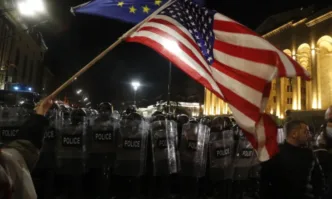 Опозицията твърди че законът е същият който Русия прие през