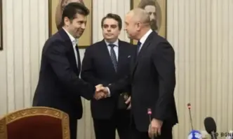 От Фейсбук профила на Кристиян ШкварекВчера пред президентството електоратът на