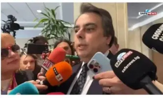 Финансовият министър се закани да съди журналист заради скандала с