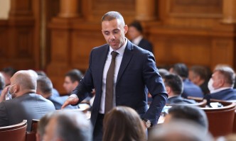 От фейсбук на депутата от ГЕРБ Александър Ненков Трябва да