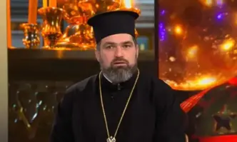 Свещеник отговаря на въпроси на вярващи в TikTok Ириней Митов