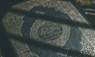 Напрежението нараства след като няколко копия на Корана бяха изгорени