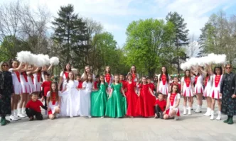 Обновената Градска градина в Луковит прие участници и гости за