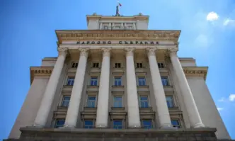 В предстоящите две извънредни пленарни заседания в понеделник и вторник