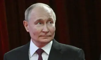 Зеленски подписа закон който позволява на някои осъдени да служат