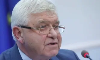 Кирил Ананиев: Интензивното отделение в Педиатрията няма да се закрива