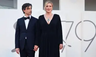 Режисьорката на хитовия филм Барби Грета Гъруиг и колегата ѝ