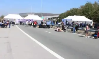 Протестиращите миньори и енергетици обявиха че не отстъпват но се