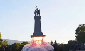 Направиха видео на излитането на Паметника на съветската армия