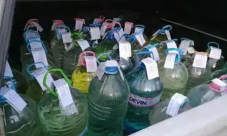 Иззеха близо 600 литра домашна ракия предназначена за продажба в