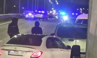 По неофициална инфолрмация има пострадал полицайТежка катастрофа е станала тази