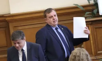 Красимир Каракачанов: За първи път министър връща имоти на МО