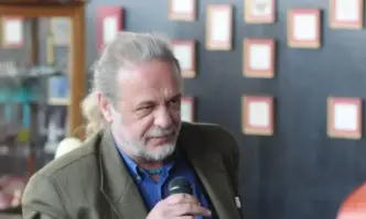 Васко Кръпката му обеща един чембер Университетският преподавател и изявяващ