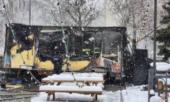 Пожар изпепели заведение за бързо хранене в близост до хотел