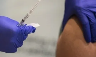 Италианка получи по погрешка 6 дози ковид ваксина на Пфайзер