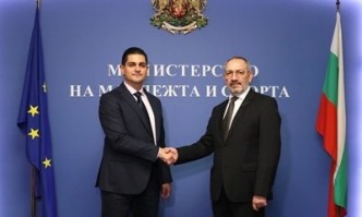 Радостин Василев отмени програмата на некадърника Андрей Кузманов с която