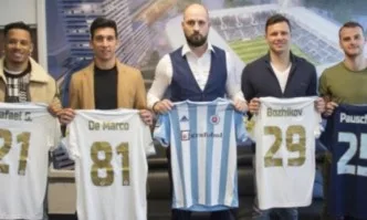 Васил Божиков подписа нов договор със Слован (Братислава)