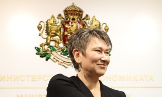 Бившият служебен министър на икономиката Даниела Везиева ще съветва наследничката