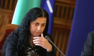 Съпругата на загиналия пилот Димитрина Попова иска прокуратурата да провери