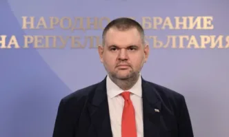 Делян Пеевски: Върхът на олигархията е в кабинета на Радев