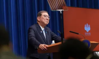 Японският премиер Шигеру Ишиба заяви че е провел разговор с