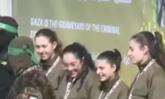 Хамас предаде четирите израелски заложничкиВ събота бойци на Хамас предадоха