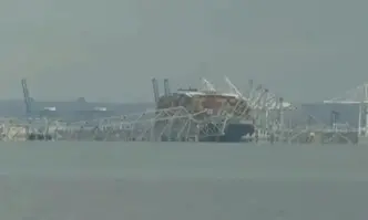 Емблематичен мост в Балтимор щата Мериленд се е срутил в