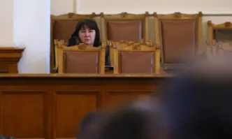 Намаляването на сумите във фискалния резерв се дължи на по високите