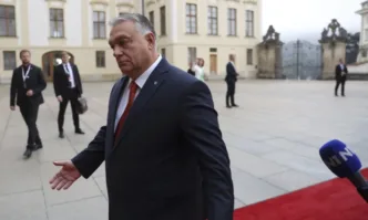 Напрежение на дипломатическо ниво предизвиква шалът с който се появи