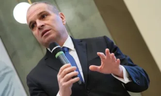 Гражданите няма да усетят как се преминава от един на