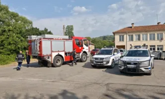 Опустошителен пожар превърна трънското село Рани луг и околностите му