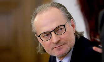 Бих искал най вече да изразя и моята специална благодарност към