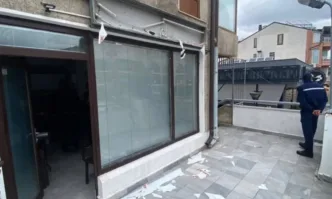 Извършителят е крещял фашисти и е отправял заканиВандали счупиха табелата