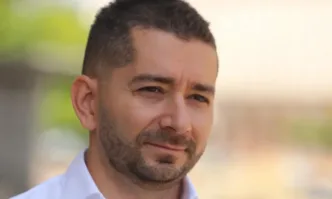 От Фейсбук профила на Слави ВасилевИзгарям от желание да напиша