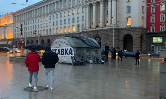 По рано майките бяха и пред Народното събрание където поискаха да