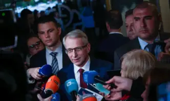 Министър председателят Николай Денков и военният министър Тодор Тагарев декларираха пред